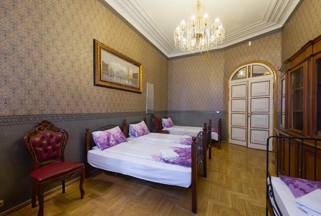 Versal Na Tverskaya Homestay